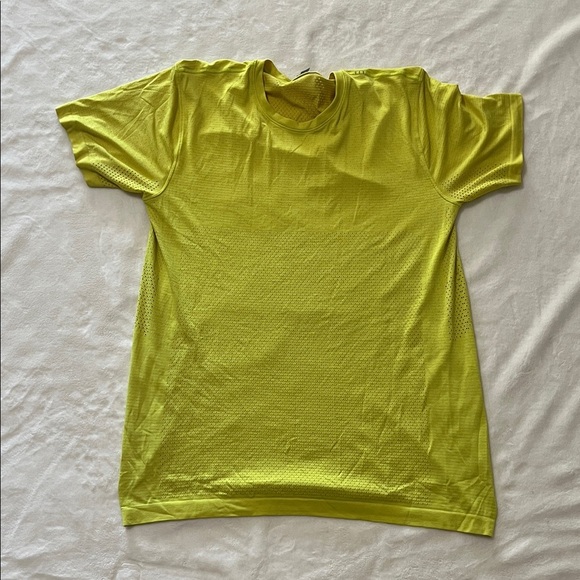 Lululemon Athletica Yellow Mesh Tee - Picture 6 of 7